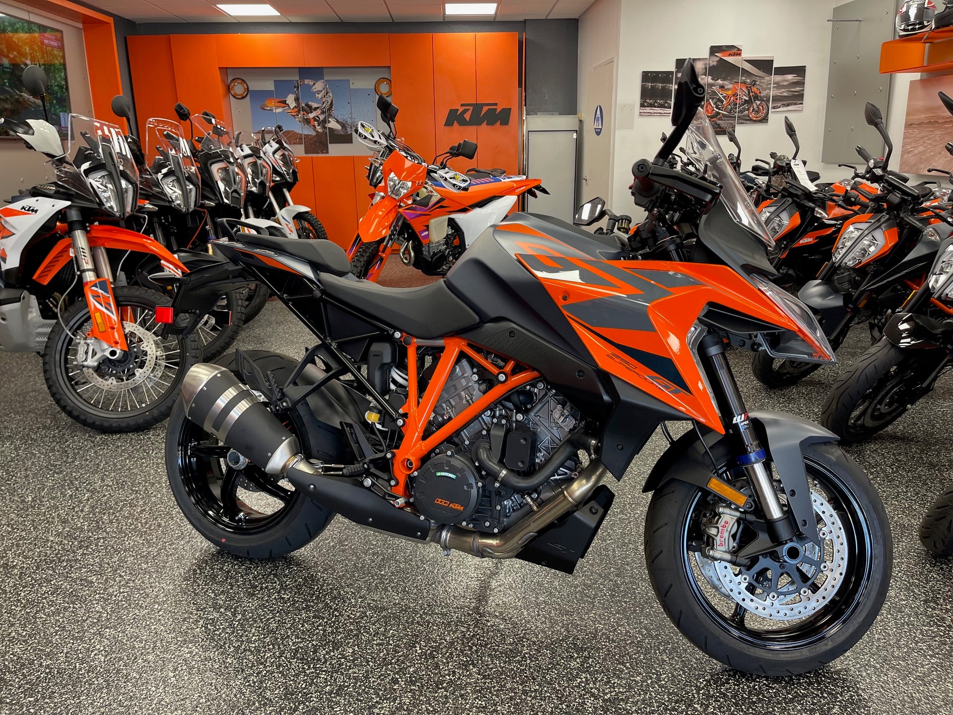 2024 KTM 1290 SUPER DUKE GT side view