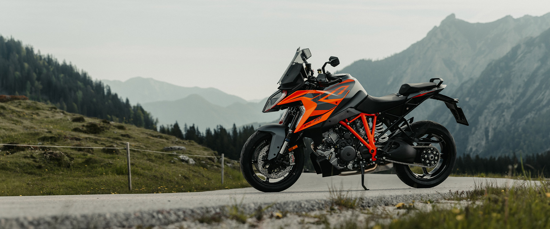2024 KTM 1290 SUPER DUKE GT front angle