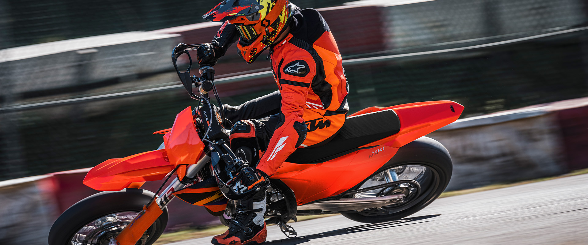 2024 KTM 890 SMT