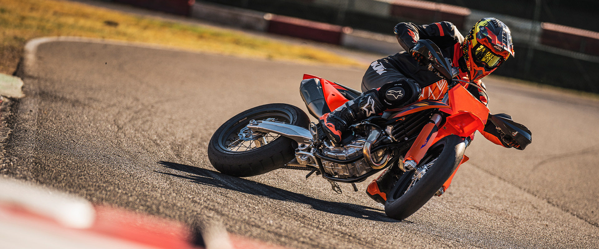 2024 KTM 890 SMT