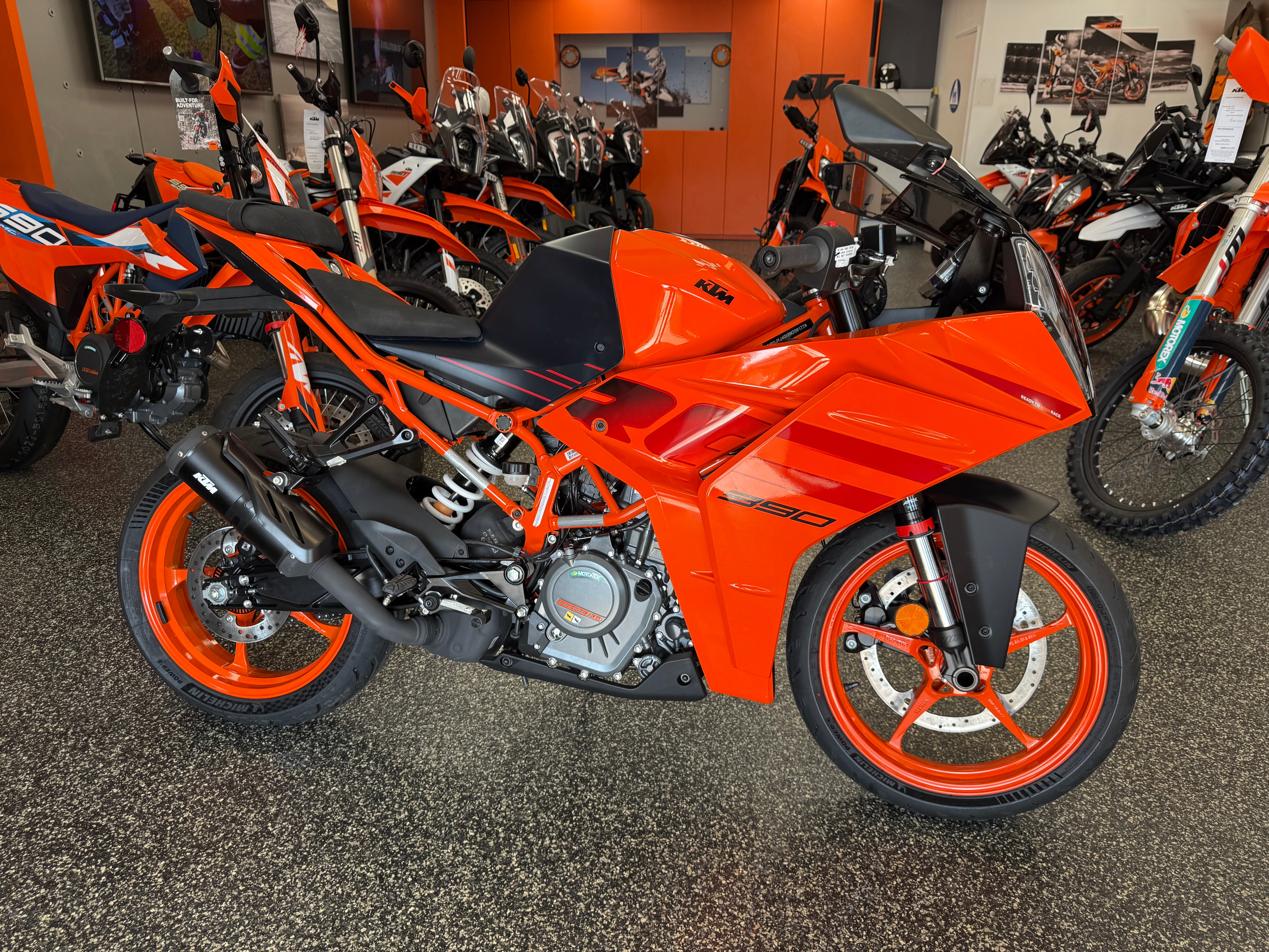 2024 KTM RC 390 sport bike