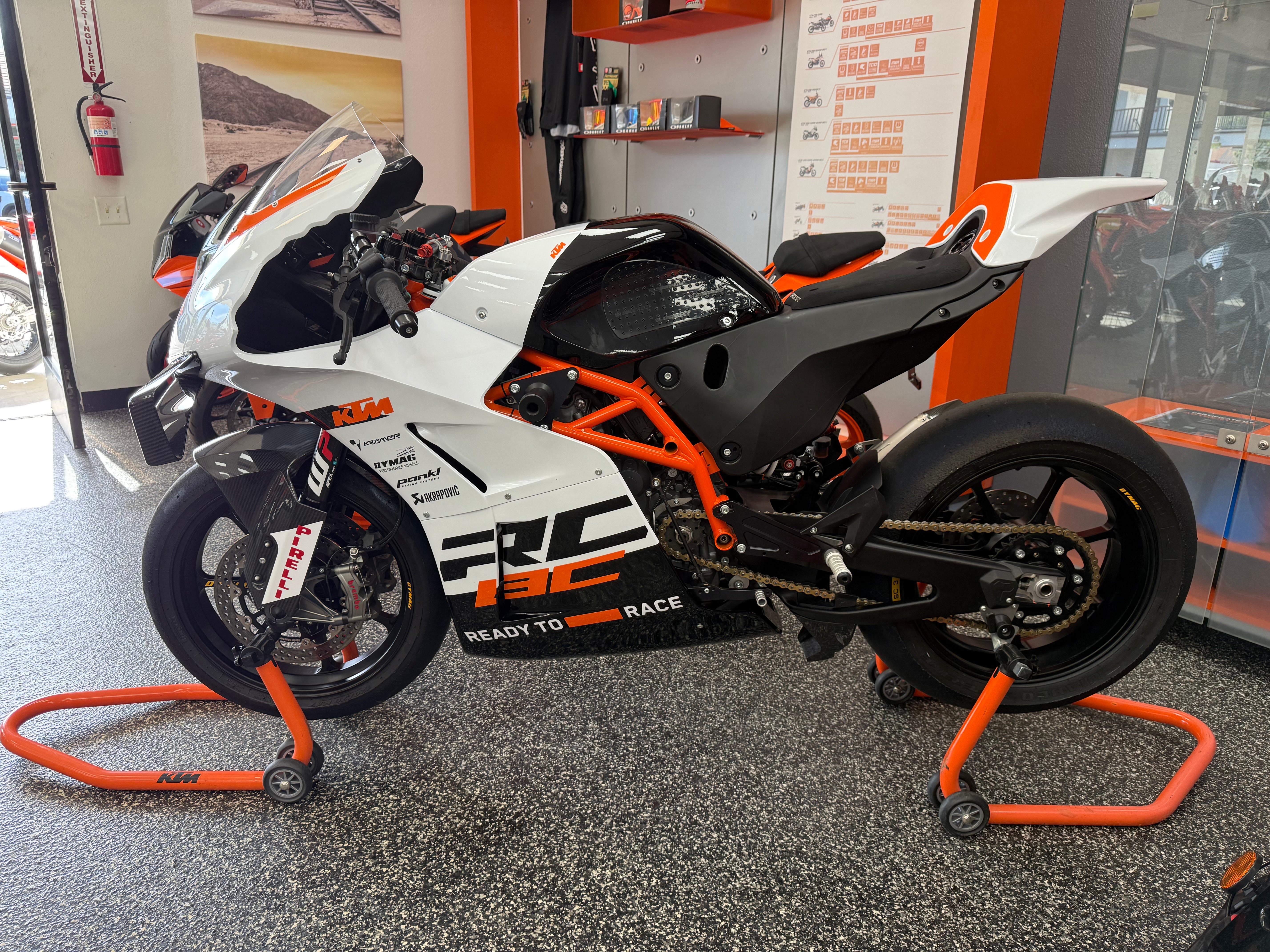 2024 KTM RC 8C angle
