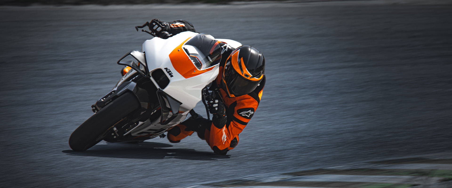 2024 KTM RC 8C detail
