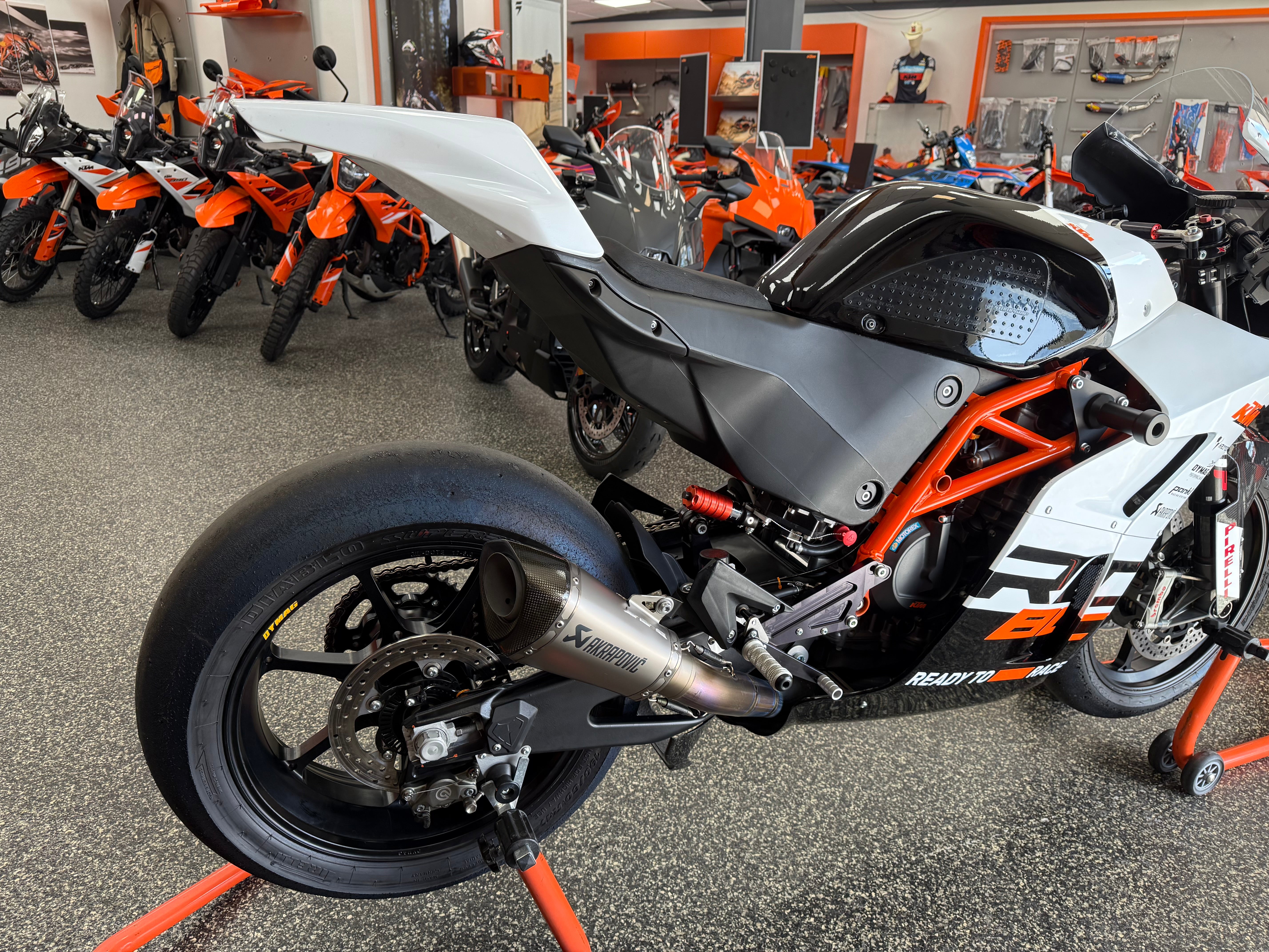 2024 KTM RC 8C detail view