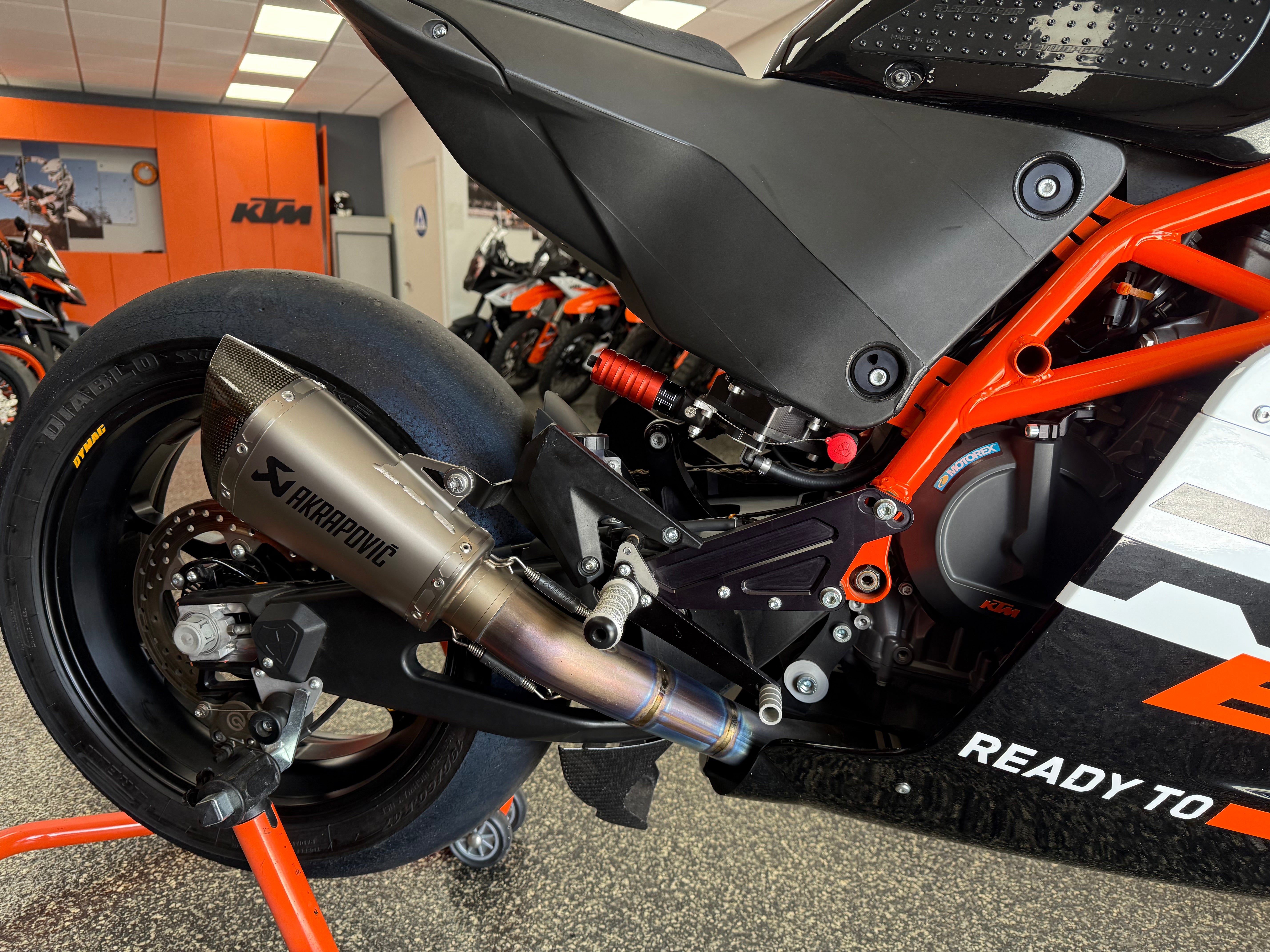 2024 KTM RC 8C image