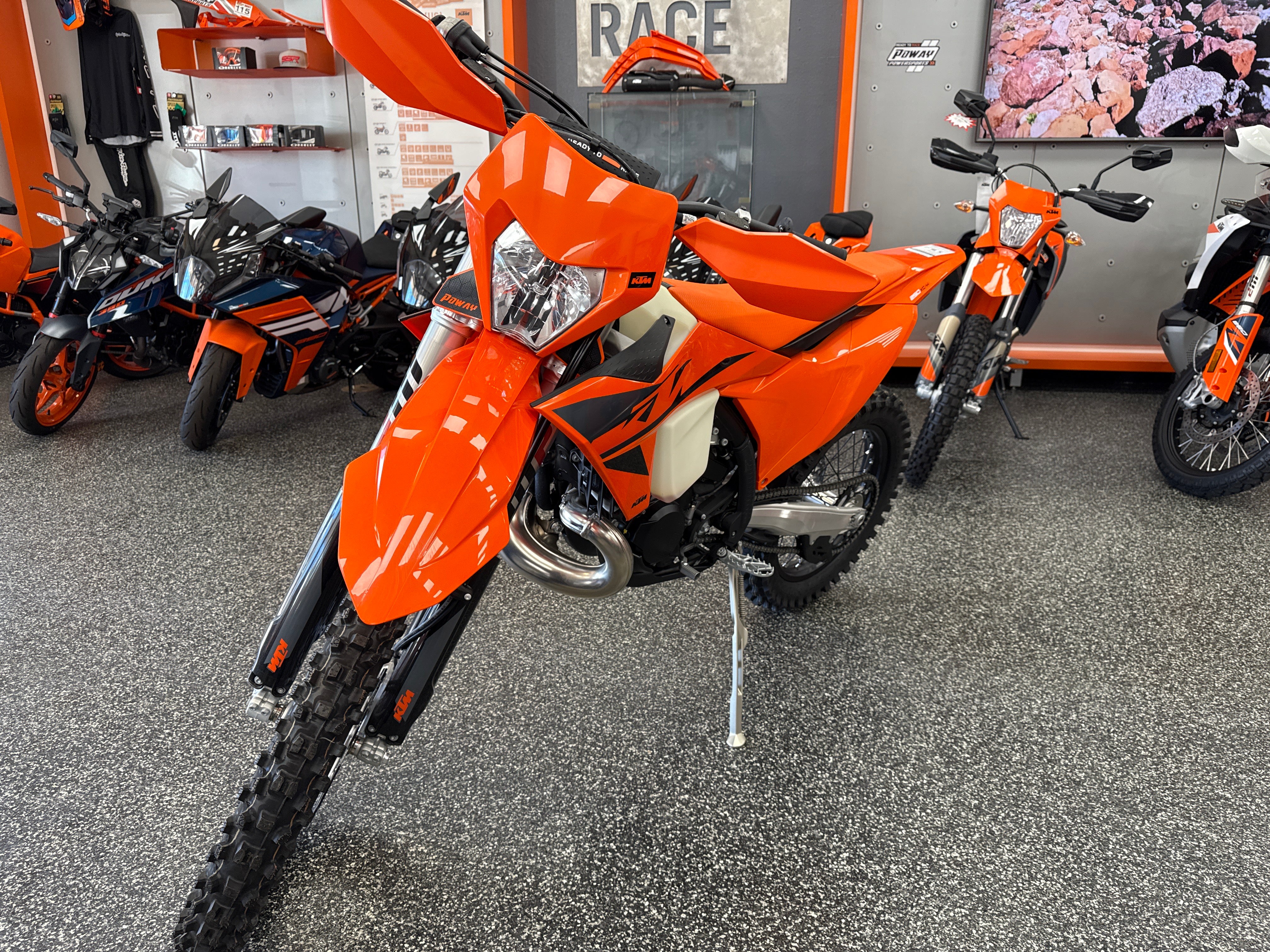 2025 KTM 250 XC-W side view