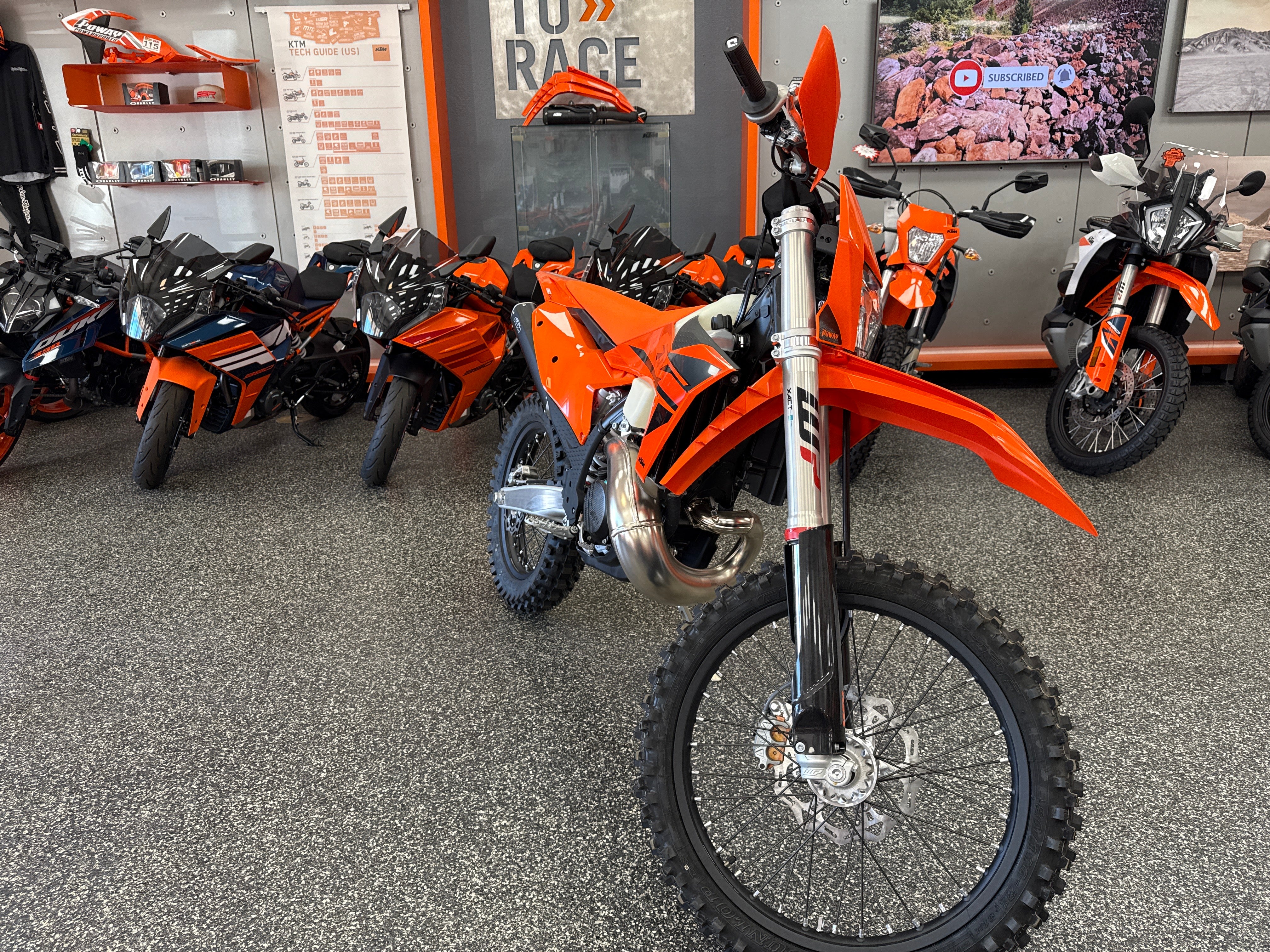 2025 KTM 250 XC-W angle