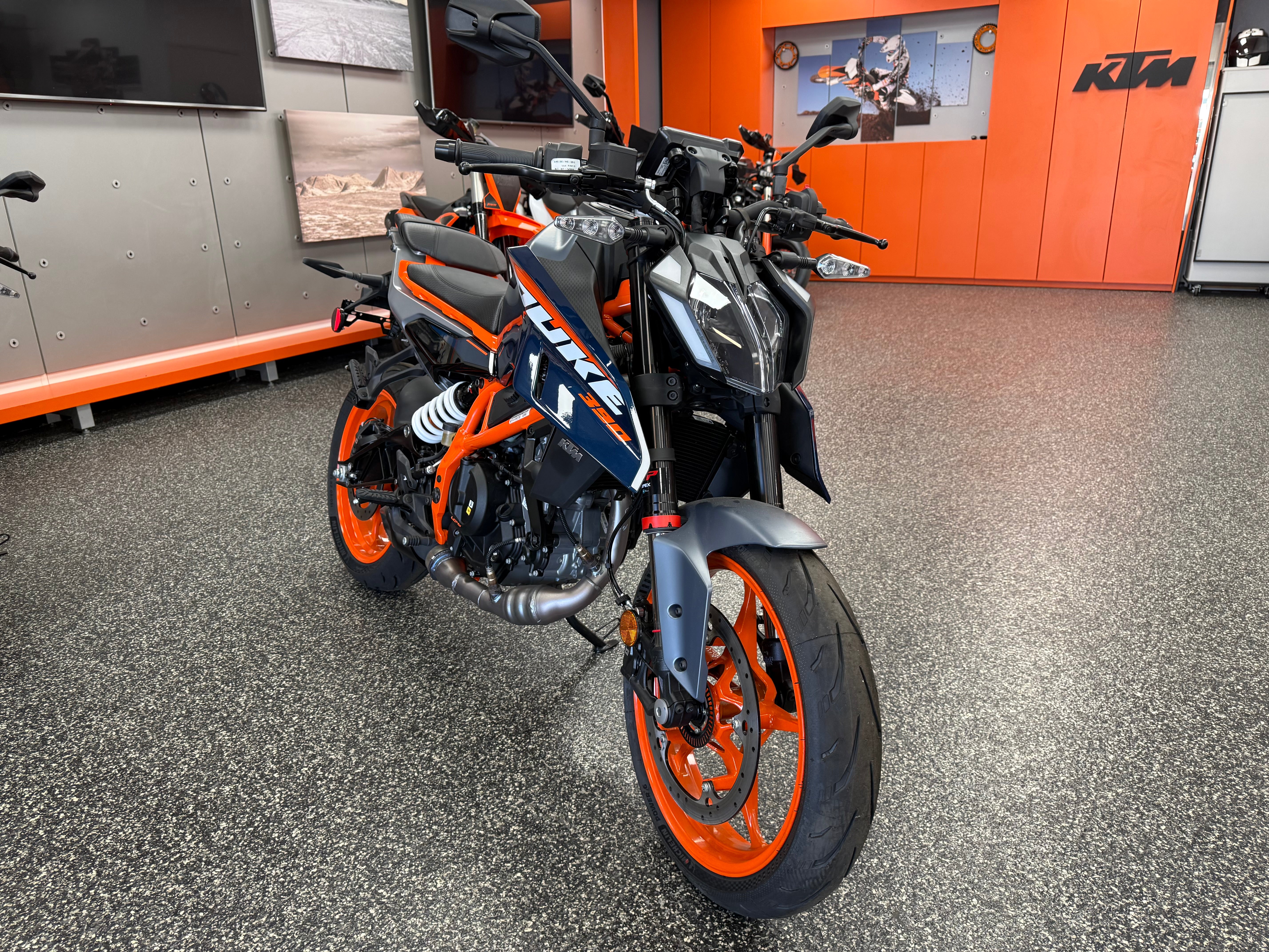 2025 KTM 390 DUKE performance guide hero