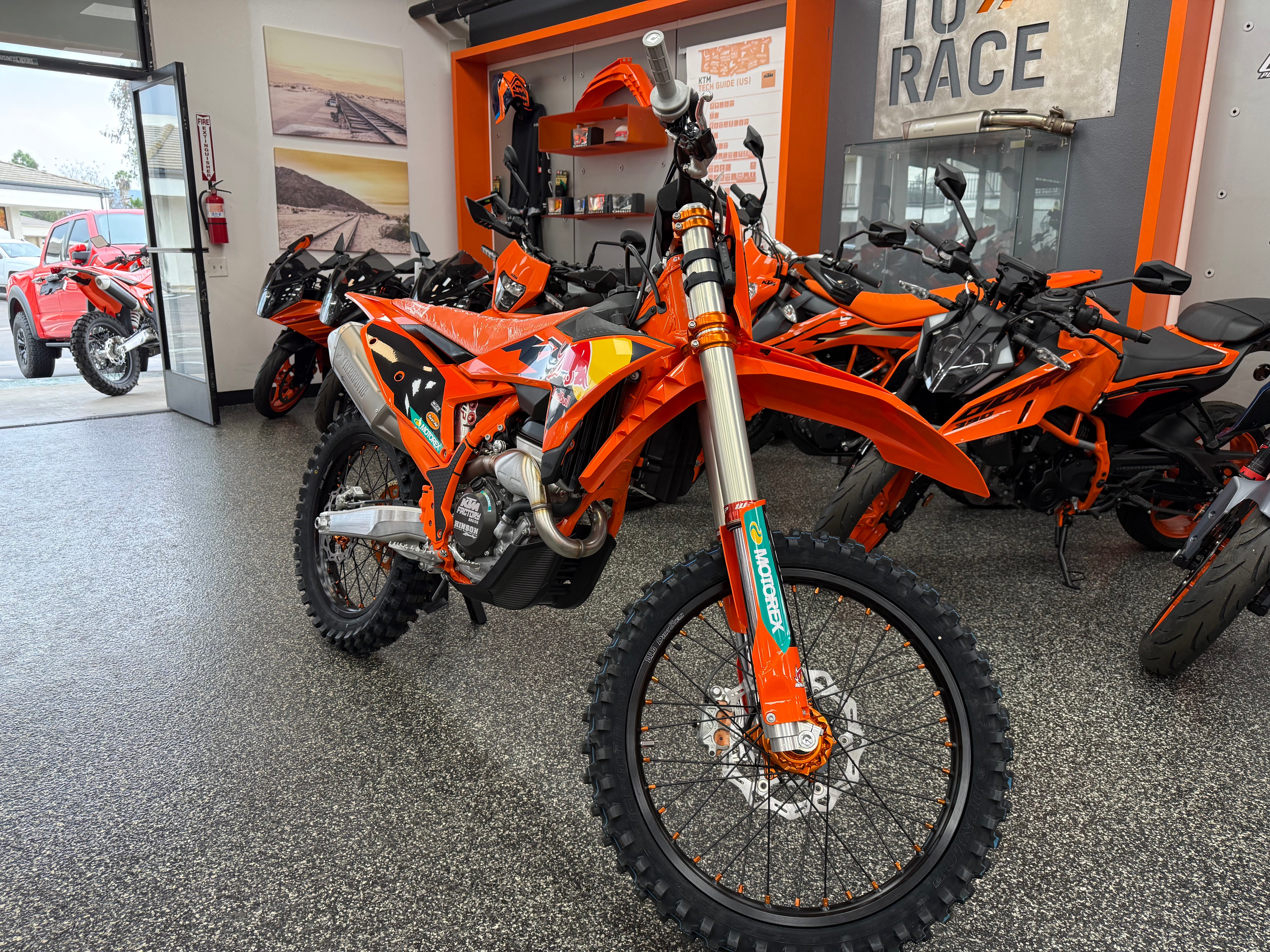 2026 KTM 250 SX-F FACTORY 43 photo