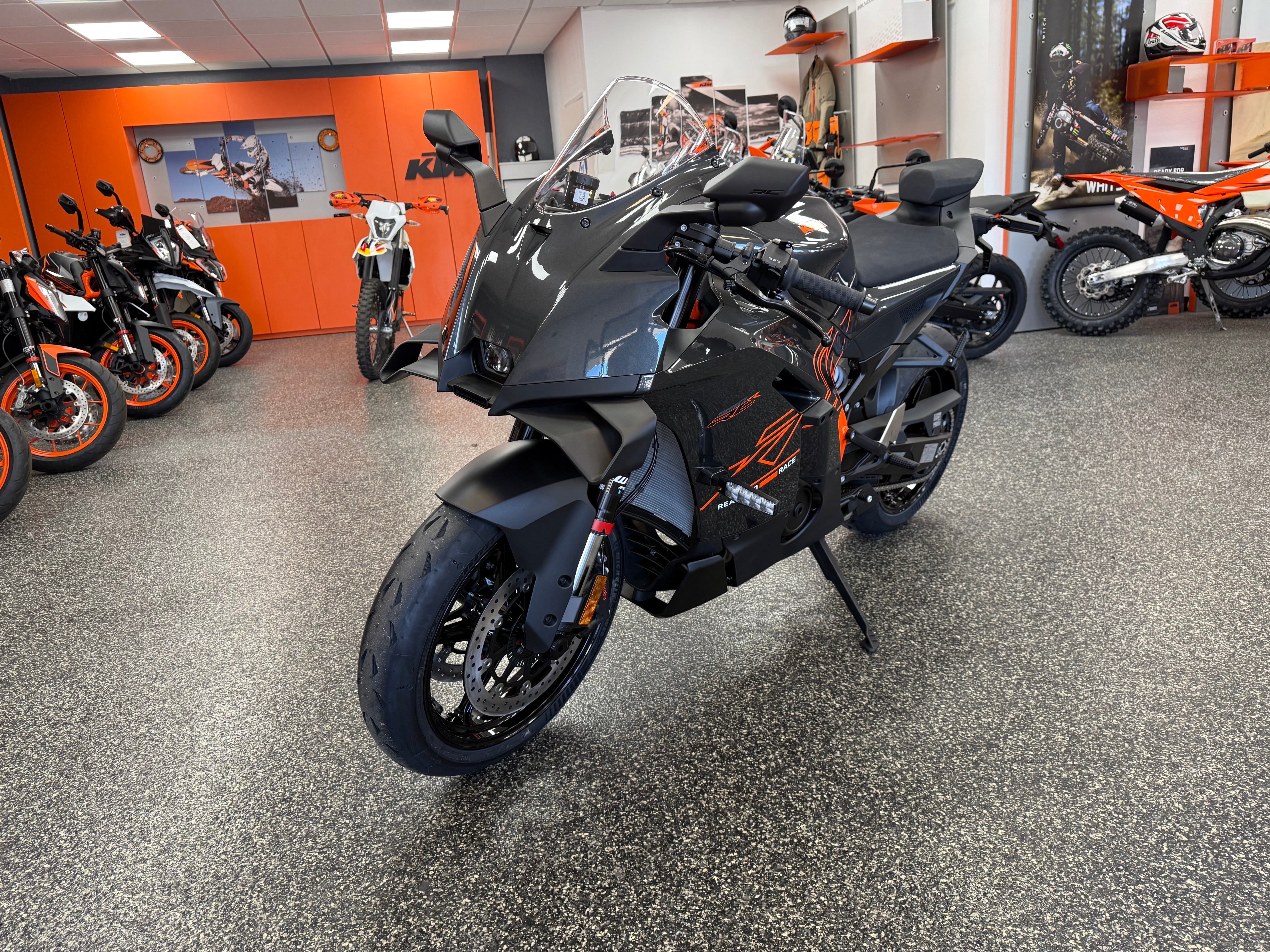 2026 KTM 990 RC R image 2