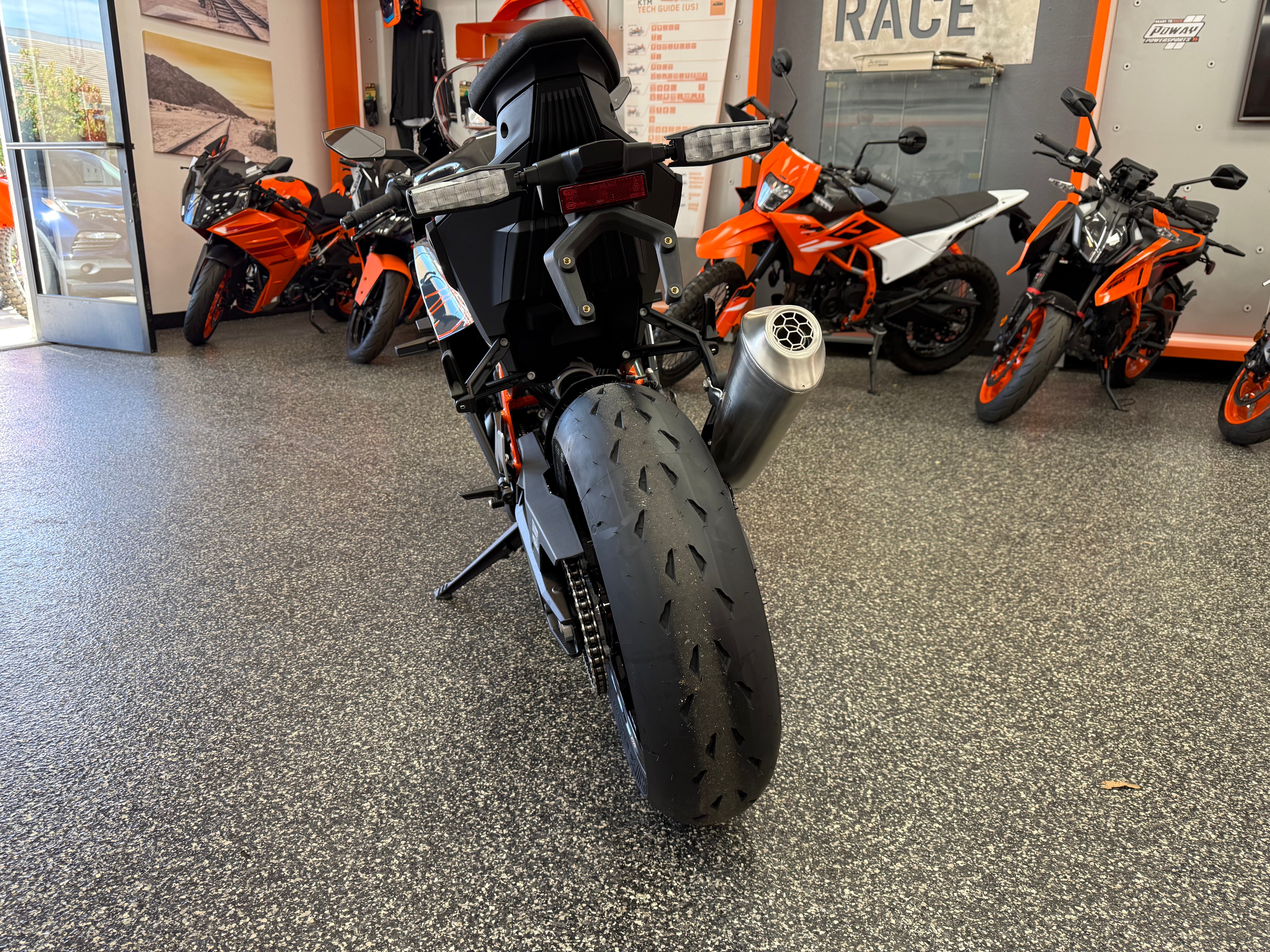 KTM 990 RC R side profile