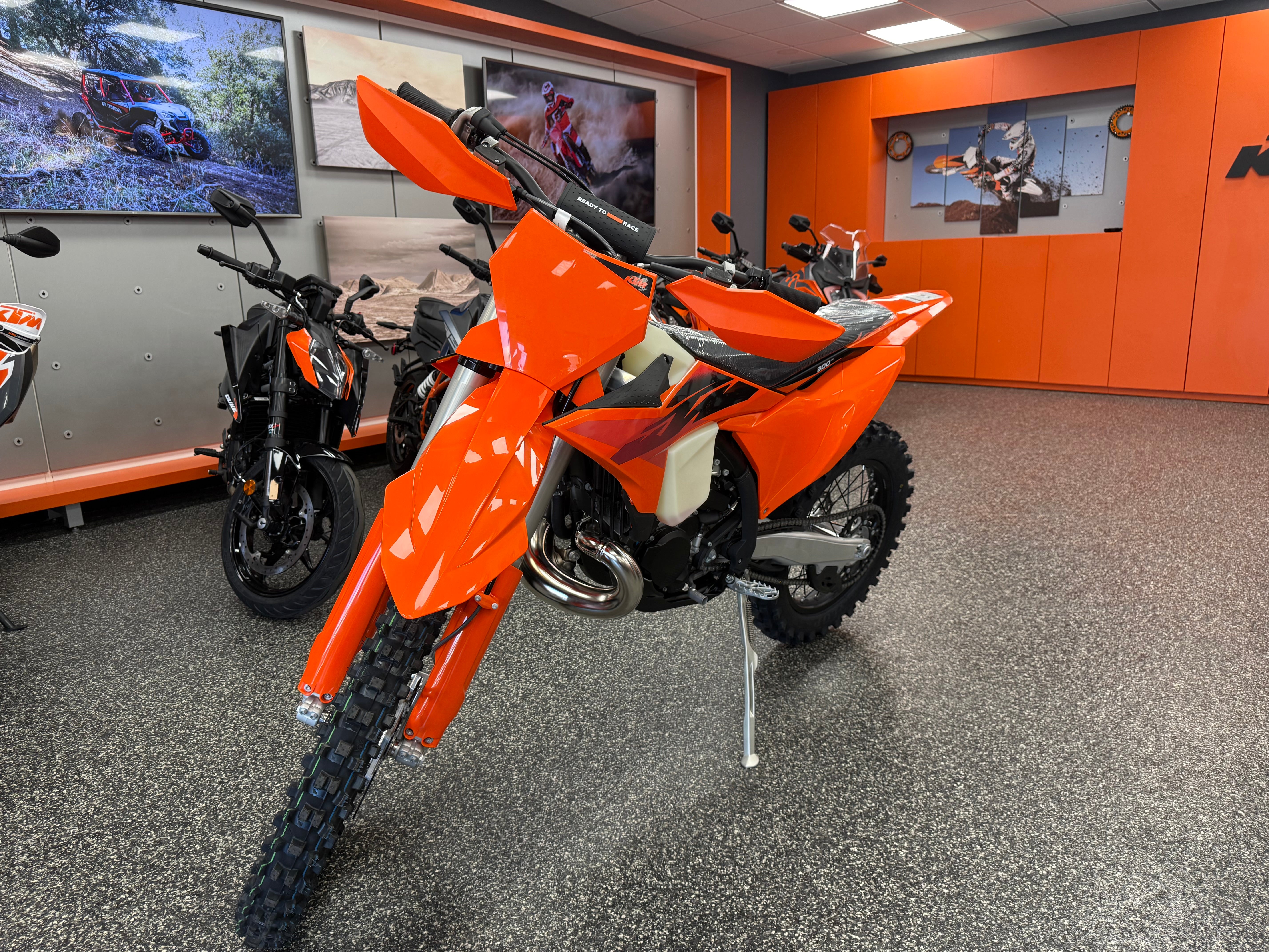 2027 KTM 300 XC photo 3