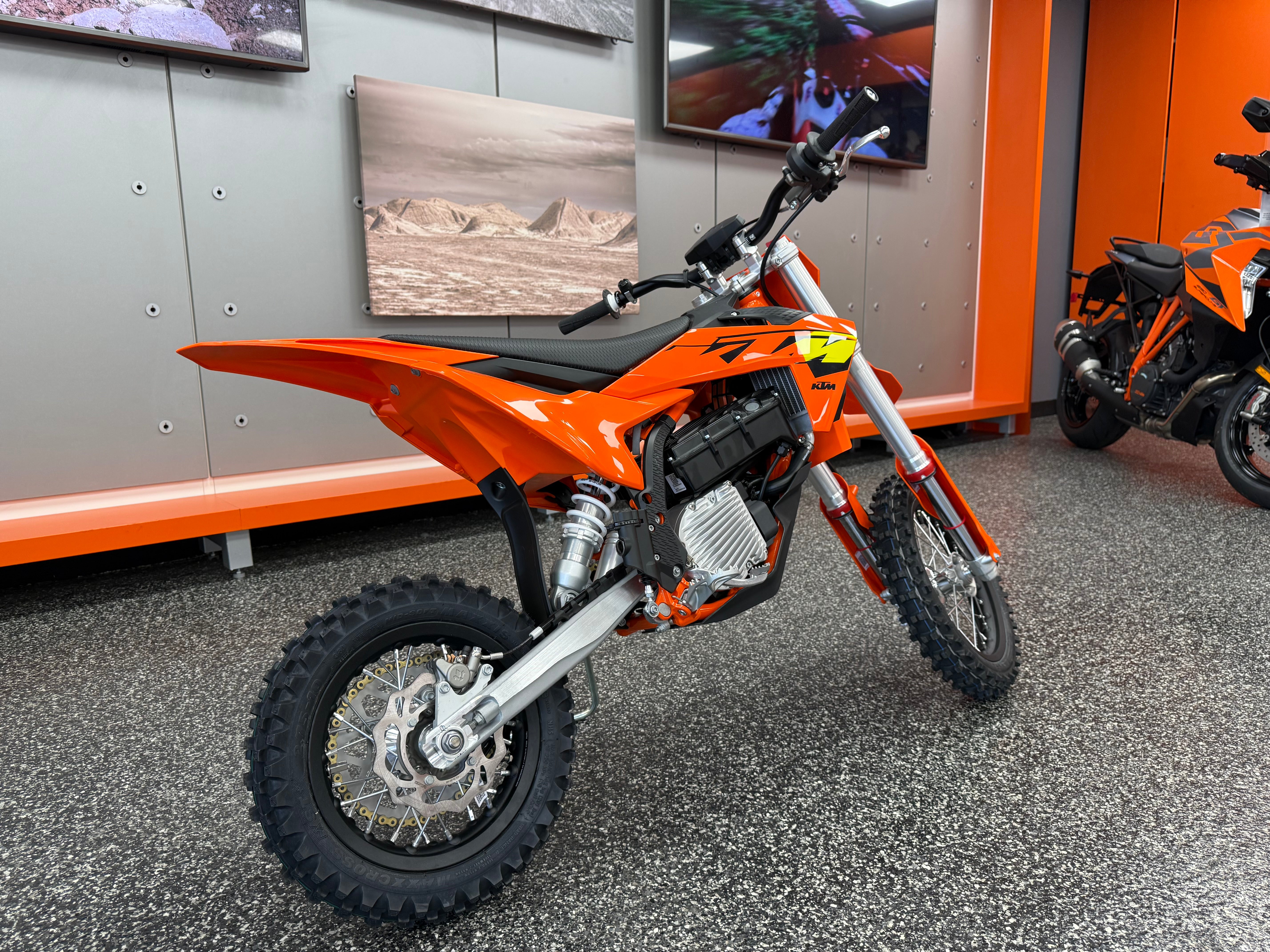 2027 KTM SX-E 5 detail